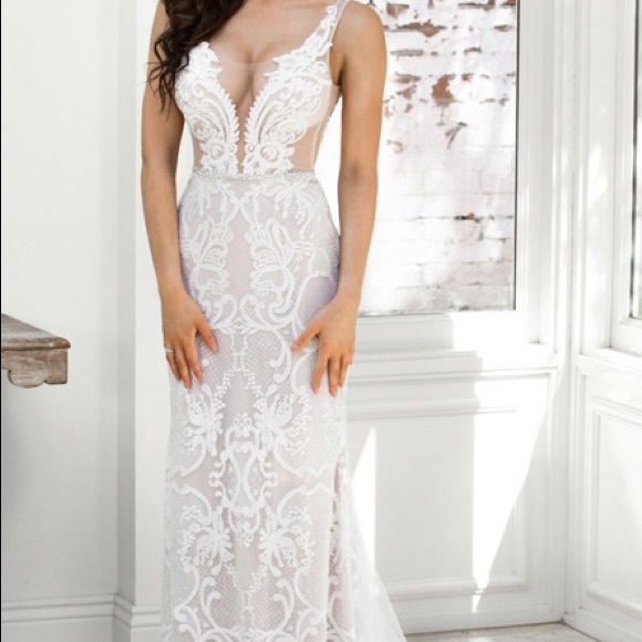 Beautiful Cizzy bridal gown ivory - Picture 3 of 3